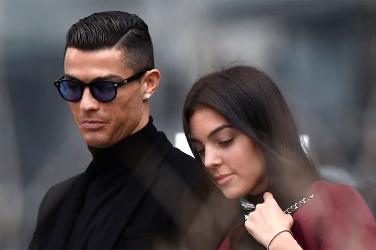 Cristiano Ronaldo-Mariage de Luxe et Contrat Secret