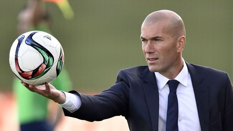 Didier Deschamps déclare la guerre à Zinédine Zidane