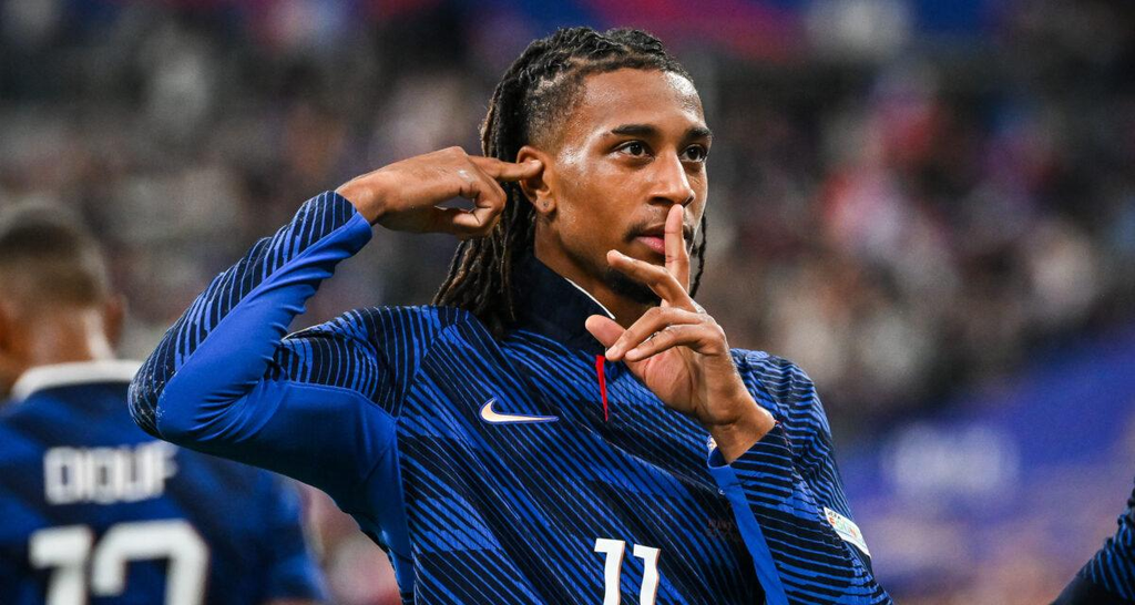 Michael Olise sous le maillot du Bayern Munich lors de la saison 2025-2026