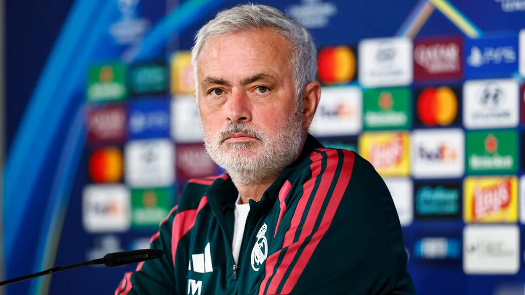 Jose Mourinho 4real Madrid vs FC Barcelone)